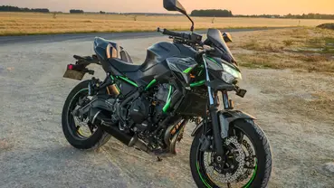 Lever de soleil - couleurs plus chaudes au-dessus de l'horizon